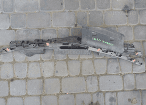 Opel Insignia wzmocnienie zderzaka przod przednie 1