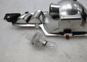Peugeot 208 lampa przeciwmgielna tył 2NE010830 12