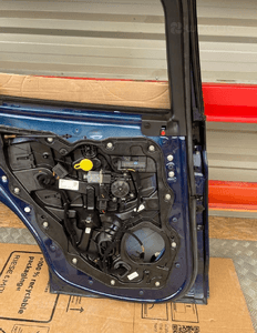 Alfa romeo stelvio drzwi lewy tył kolor 092 11