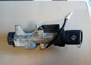 Nissan Almera Tino 1.8 16V stacyjka kluczyk 1