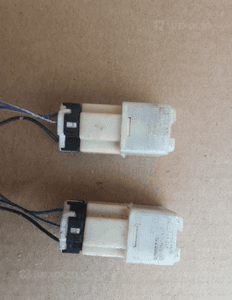 Przerywacz kierunkowskazów Mazda Premacy MPV 626 lift C100 66 830 1