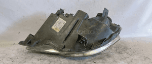 Przod przednia lampa prawa volkswagen polo 9N3 6