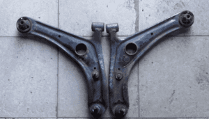 Toyota Yaris 99-05 wahacz przod przedni prawy lewy 1