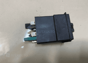 Audi przełacznik podgrzewania kanapy tylnej 8E0963563 4E0963563A 3
