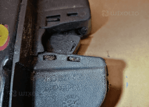 Zamek klapy bagażnika VW Caddy III 2K0827505A 6