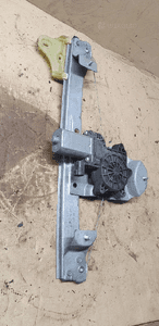 Mechanizm podnośnik szyby lewy tył Renault Clio IV 827010501R 128001472-B 2