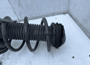 VOLVO V40 II 2.0 D3 MCPERSON PRAWY PRZÓD 31360946 11