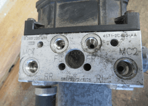 POMPA HAMULCOWA ABS FORD MONDEO MK3 4S71-2C405-AA 10