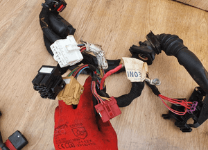 Wiazka 8E1971072NE Instalacja Silnika 2.0 FSI AWA 150KM Europa Manual Audi A4 B6 3