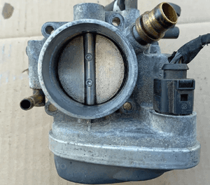 Alfa Romeo 159 przepustnica silnika 55562380 1.8 16V MPI 1