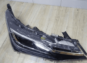 Lampa toyota corolla E16 lift full led prawa 81110-02L70-00 6