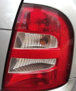 Skoda Fabia I 1 HB lampa tyl tylna prawa lewa 2