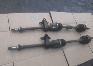 Mazda Premacy 1.8 1.9 16V Półoś półośka prawa 1