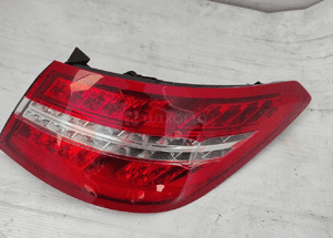 Lampa prawa tył led mercedes C207 A207 A2079060258 1