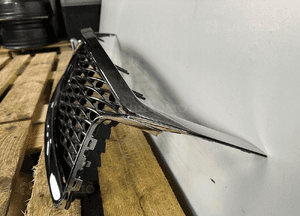 Grill atrapa przód przedni infiniti QX30 2017- 623105DA0A nowy oryginał 3