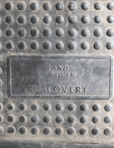 Dywanik gumowy przedni prawy oryginalny Land Rover Discovery 1 I 2