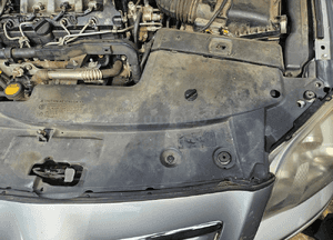 Toyota Avensis T25 osłona górna pasa przód chłodnicy 2