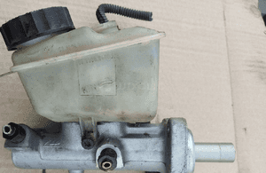 Volvo S60 V70 XC70 S80 pompa hamulcowa 8646007 2