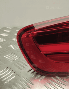 Bmw F20 F21 lampa w klapę bagażnika prawa tył 7359020 3