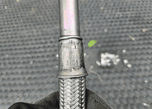 Rurka 06B145735A 06B121497B Przewod Oleju Smarowania Turbo Turbiny 1.8 T Audi A4 B6 B7 VW 8