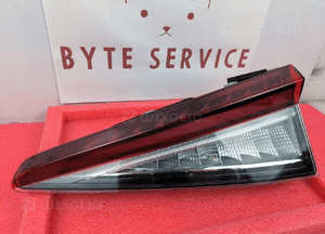 Skoda Enyaq IV LAMPA KLAPY PRAWA TYŁ LED 5LG945308C 3