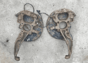 Zwrotnica lewa lewy przód Land Rover Discovery 3 III 04-09r 2