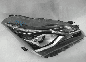 Toyota yaris iii lift lampa przednia prawa 2