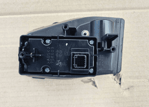 Lexus UX przełącznik radia nawigacji 2