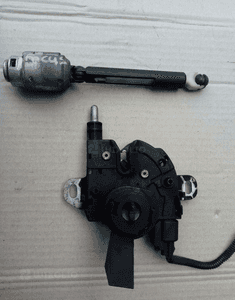 Ford Focus MK2 zamek maski wkladka 1