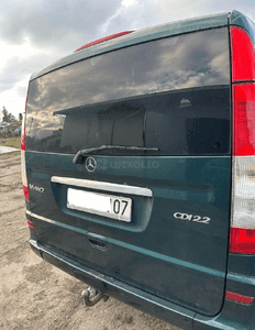 MERCEDES vito viano 639 klapa ocynk szyba tył tylna  zamek listwa 2