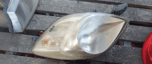 .  PRZOD PRZEDNIA LAMPA PRAWA TOYOTA YARIS 2 1