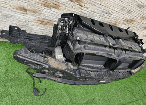 Pas przedni wzmocnie chłodnice bmw 5 F10 F11 535I 2
