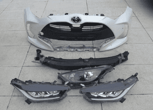 Toyota yaris iv zderzak przedni kratka oryginał 1