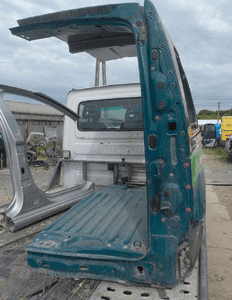 Błotnik ćwiarka prawy tył renault kangoo osobowy 08-15 3