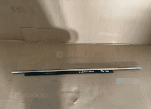 Listwa zgarniająca drzwi chrom prawy przód przednia prawa Audi A4 B8 8K0853284H 1