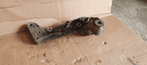 Wspornik wahacza prawy przód przedni Seat Leon II 1K0199296E 2