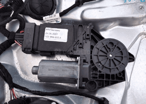 Skoda Superb I silniczek sterownik szyby przod LEW