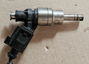 Audi A6 C6 2.0 TFSI wtryskiwacz 0261500020 1