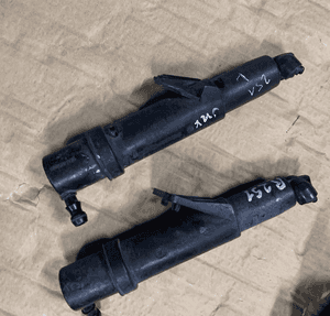 MERCEDES R 251 pompka spryskiwaczy spryskiwacz lamp lewy prawy uchwyt spryski 3
