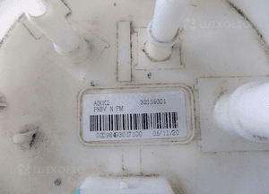 Volvo XC40 plug-in hybrid 1.5 pompa paliwa pływak 32139301 4