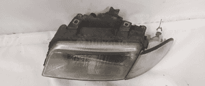 Przod przednia lampa lewa audi A4 B5 2