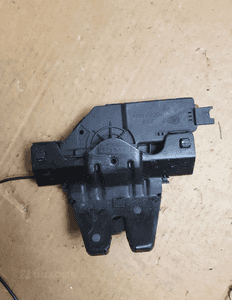 Zamek klapy bagaznika bmw E87 E90 7840617 4