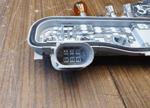 Wklad Lampy PRAWY 8E9945258 Mocowanie Zarowki Tyl Tylne AUDI A4 B6 Avant Kombi 4