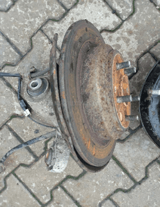 Honda Accord VIII piasta zwrotnica tył tylna prawa 2