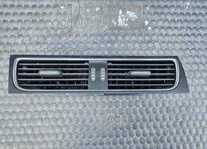 Kratka Kratki 8T1820951C 8K1820901G 8T1820902C Nawiewu Wentylacyjne Konsoli Deski Kokpit EUROPA AUDI A4 B8 Komplet 2