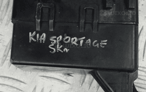 SKRZYNKA MODUŁ BEZPIECZNIKÓW KIA SPORTAGE III 91941-2S240 DOSTĘPNE 2 SZTUKI 9