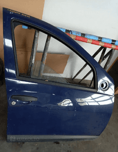 Dacia Sandero I  drzwi przód przednie  prawe   DV61H 1