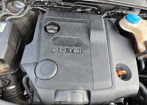 Audi A4 B7 A6 C6 2.0 TDI osłona górna silnika na silnik 3