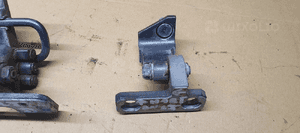 Zawias zawiasy drzwi lewy tył para VW Phaeton 3D4833401 3D4833411B 3