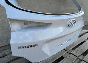 Klapa bagaznika tyl tylna hyundai kona i 1 2017- bardzo ladna 3